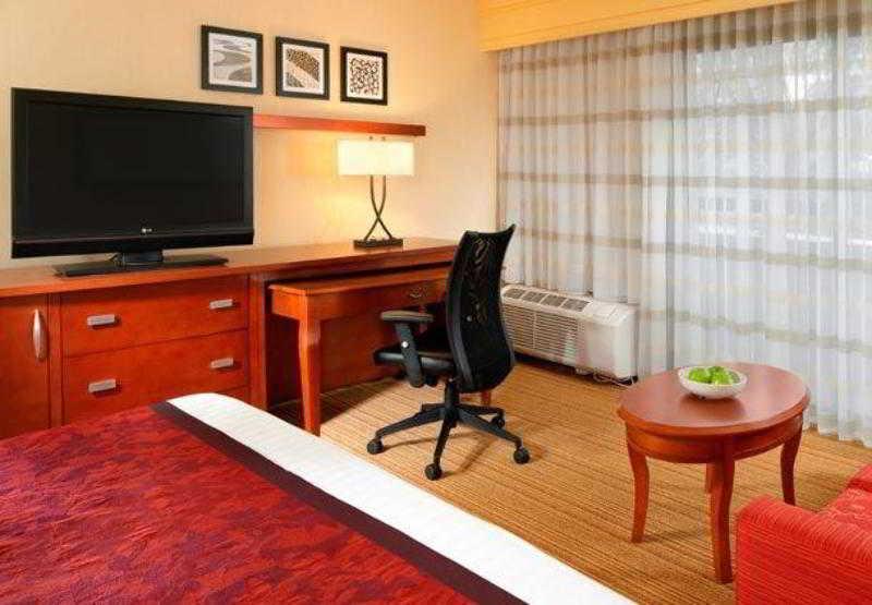 Hotel Courtyard By Marriott Fairfax Fair Oaks Pokoj fotografie